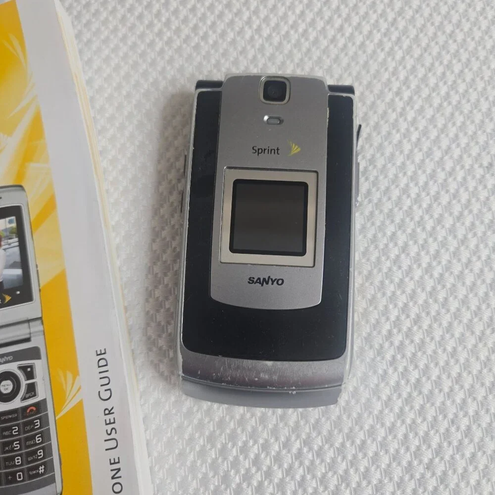 Vintage Y2K Sanyo Katana II Sprint Flip Phone Charger User Guide